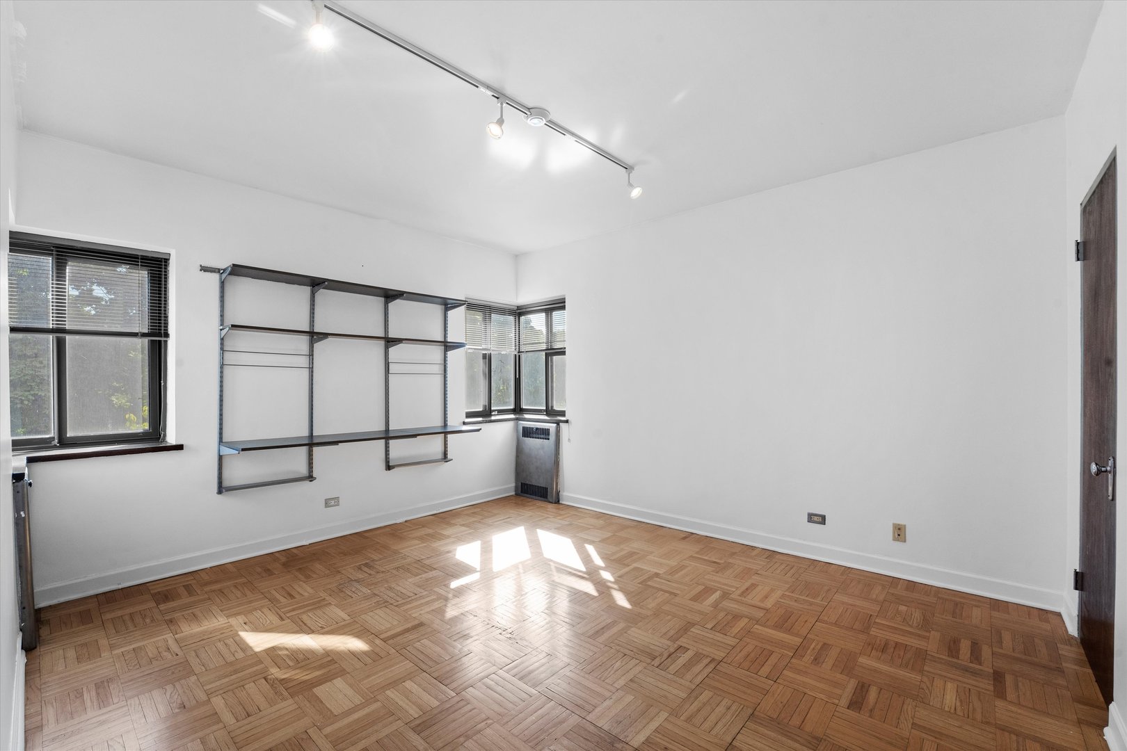 5048 N Marine Drive Unit: F3