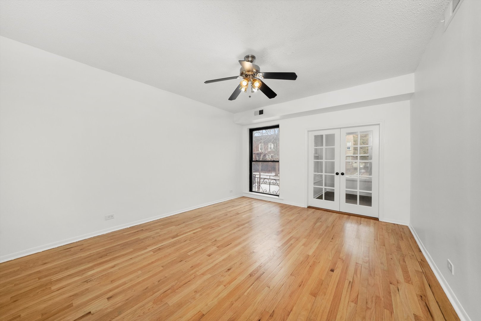 5224 S Ingleside Avenue Unit: 1
