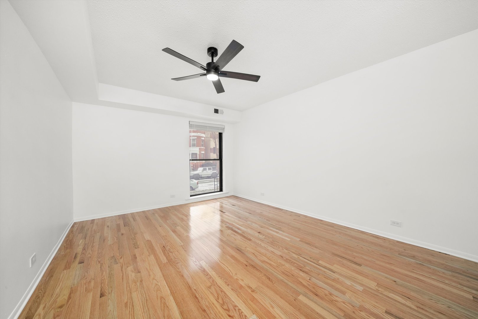 5224 S Ingleside Avenue Unit: 1