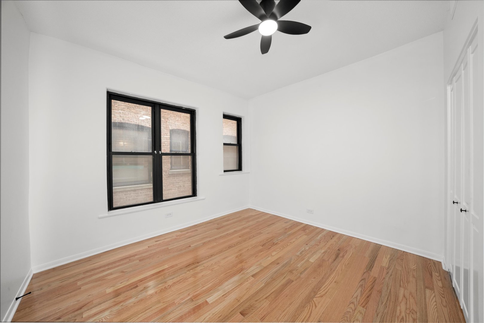 5224 S Ingleside Avenue Unit: 1