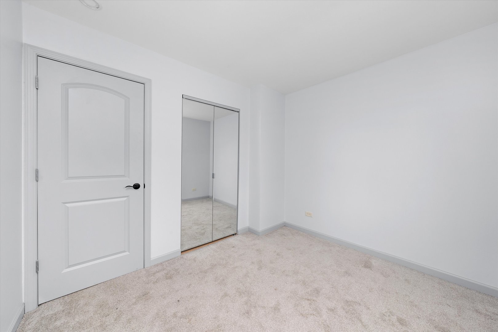 2937 PEACHTREE Avenue