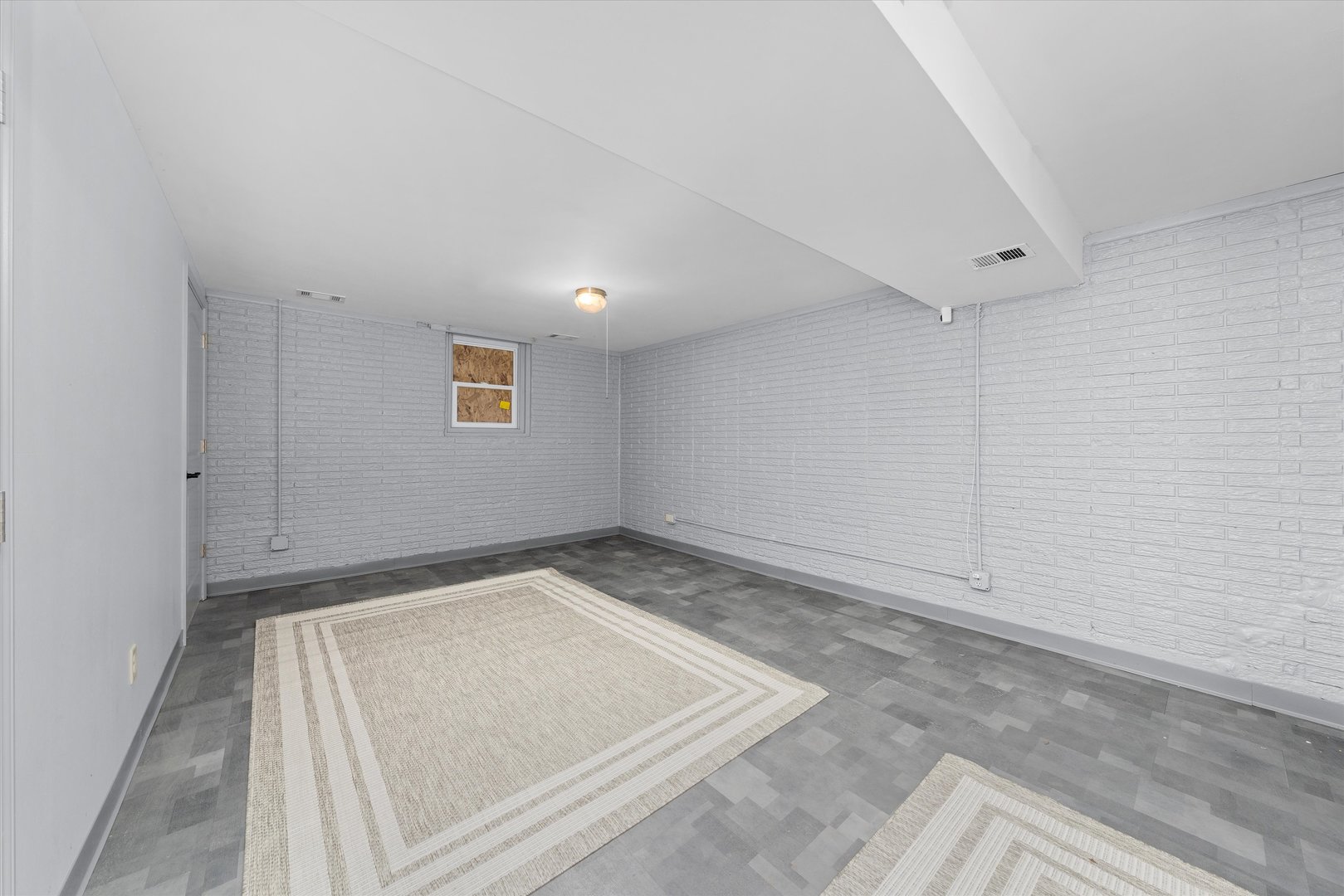 2937 PEACHTREE Avenue