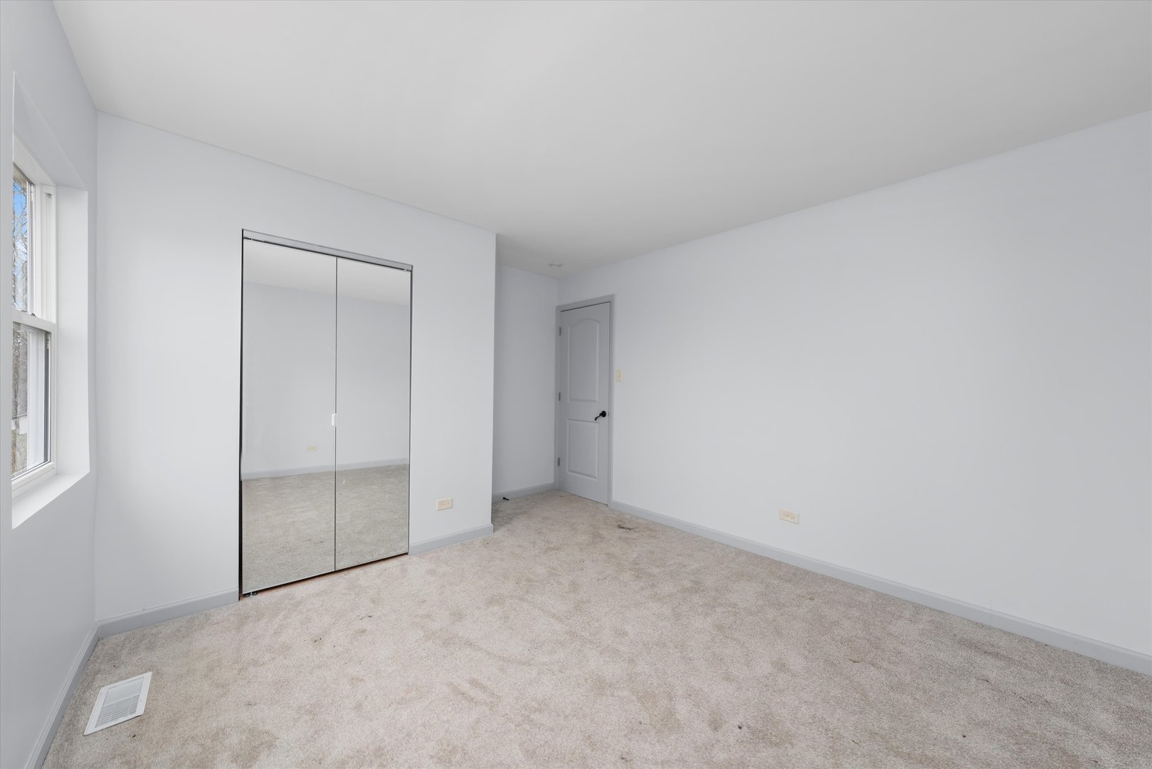 2937 PEACHTREE Avenue