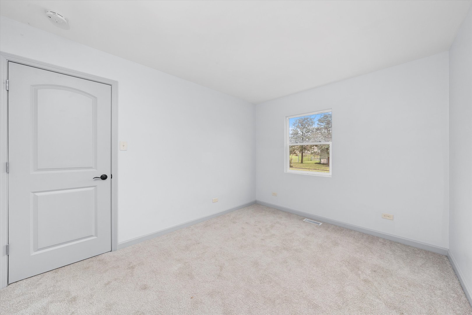 2937 PEACHTREE Avenue