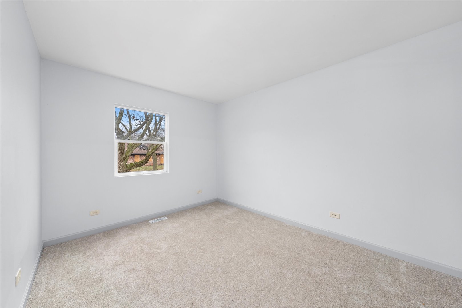 2937 PEACHTREE Avenue