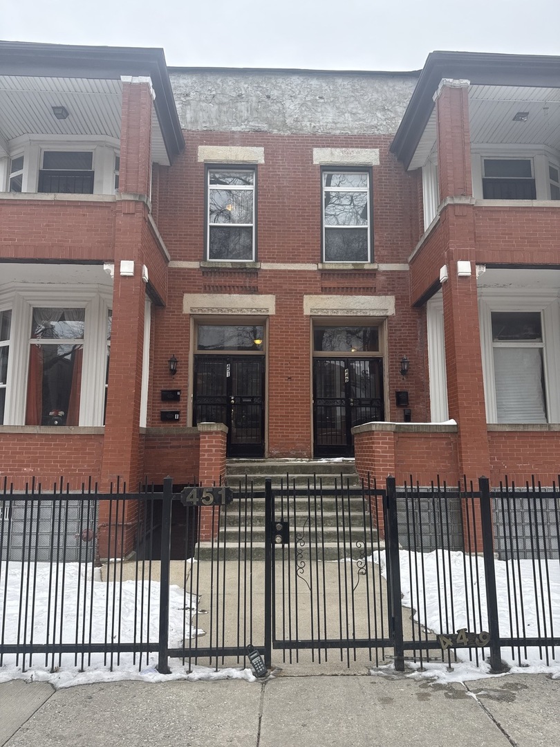 451 E Oakwood Boulevard Unit: 2