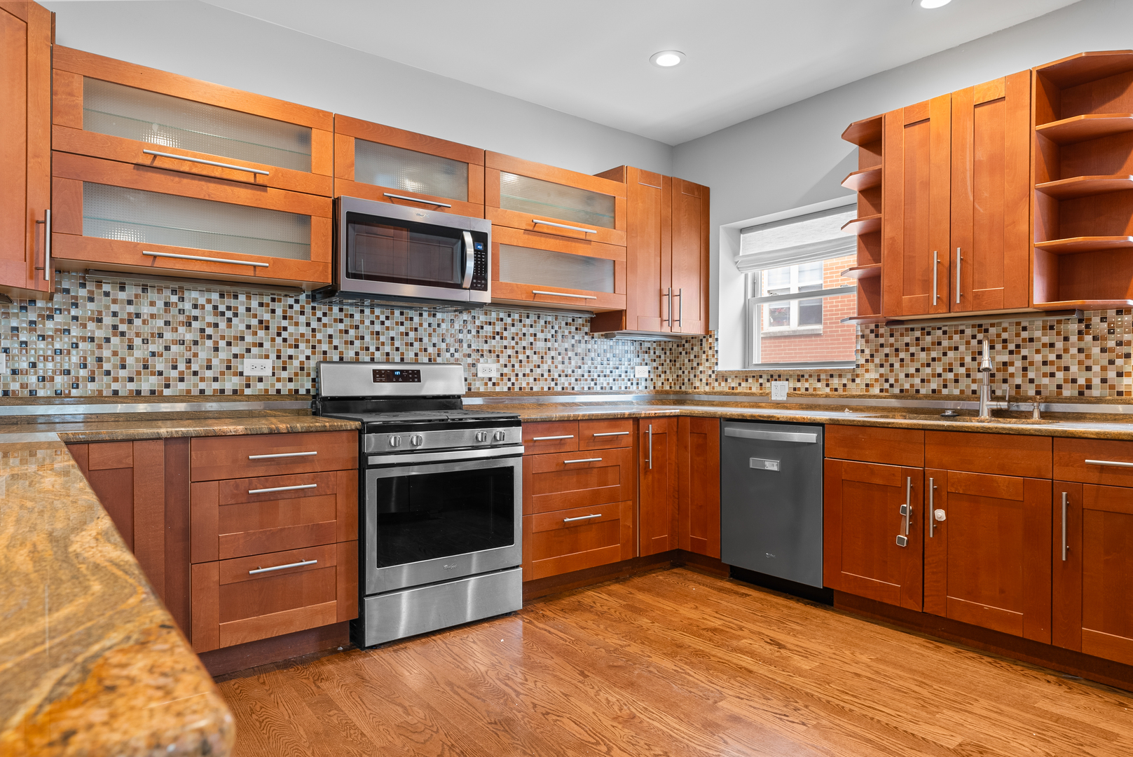 1118 E 46th Street Unit: 1E