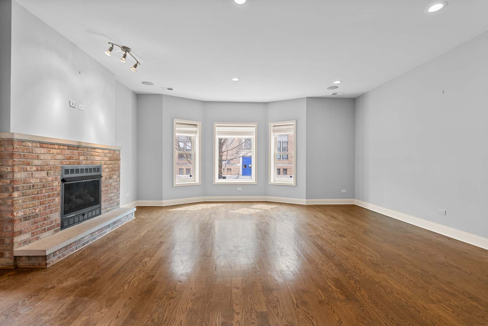 1118 E 46th Street Unit: 1E