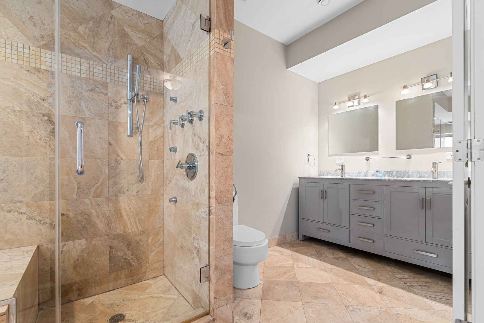 1118 E 46th Street Unit: 1E