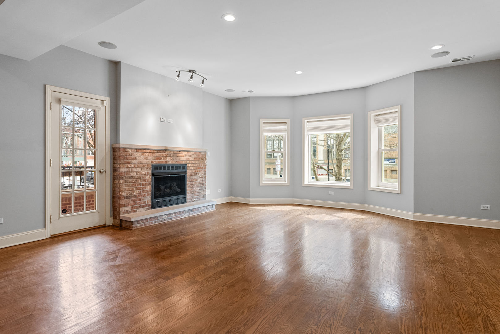 1118 E 46th Street Unit: 1E