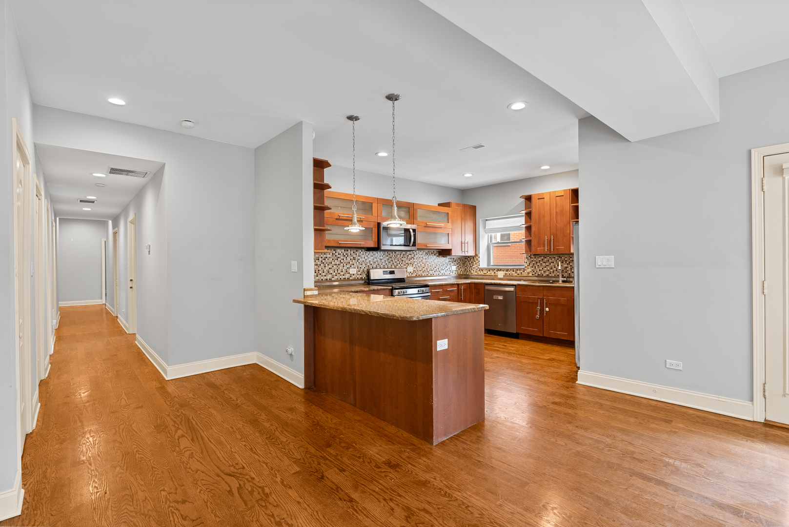 1118 E 46th Street Unit: 1E