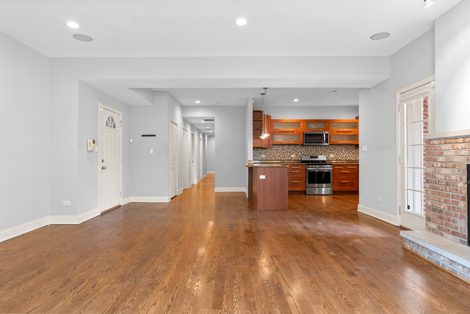 1118 E 46th Street Unit: 1E