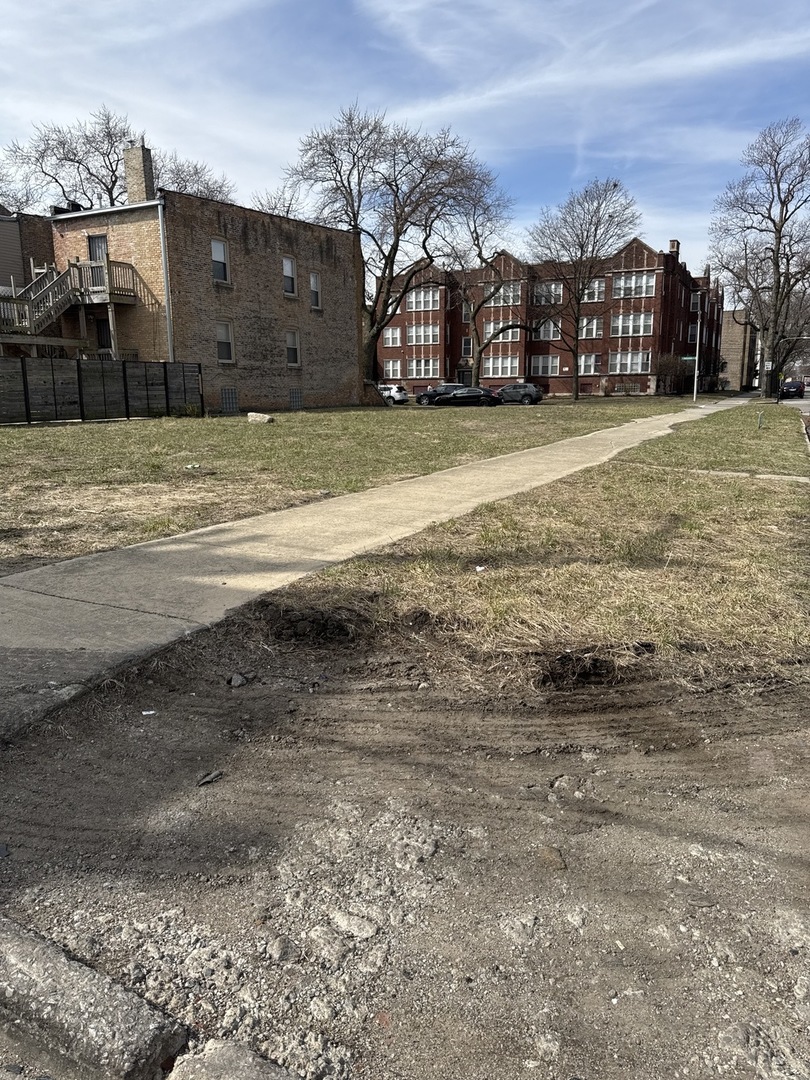 201 E 70th Street
