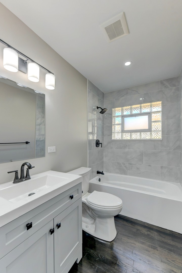 1014 E 163rd Street