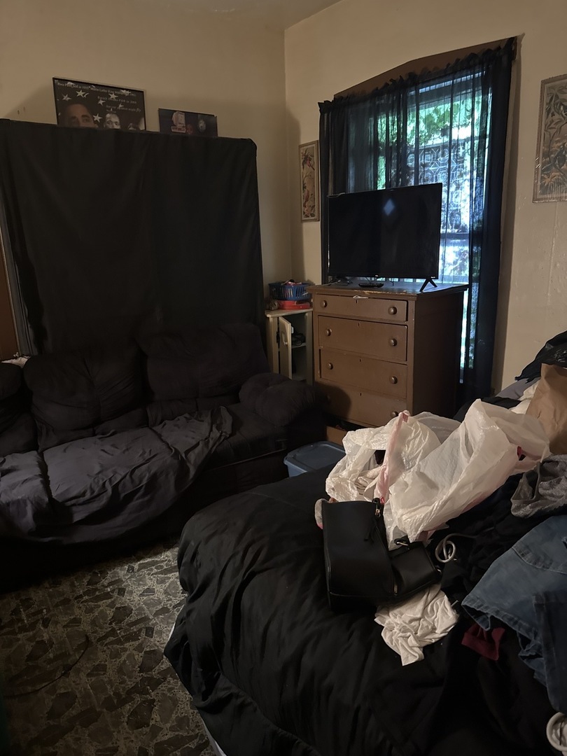 5425 W Kamerling Avenue