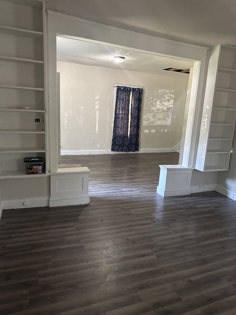 943 E Bourbonnais Street