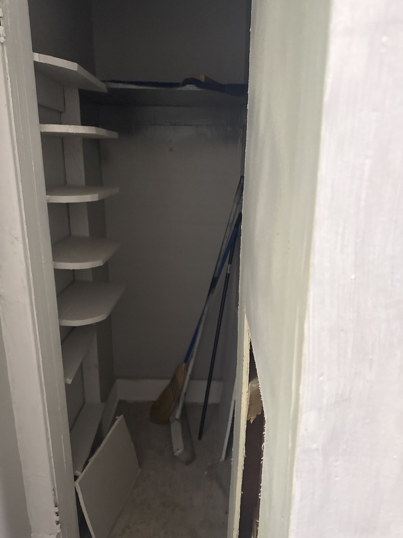 943 E Bourbonnais Street