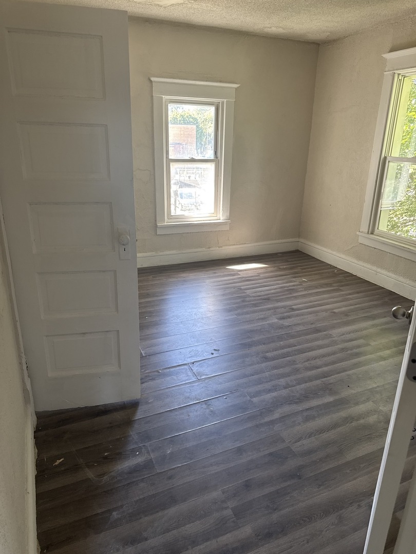 943 E Bourbonnais Street