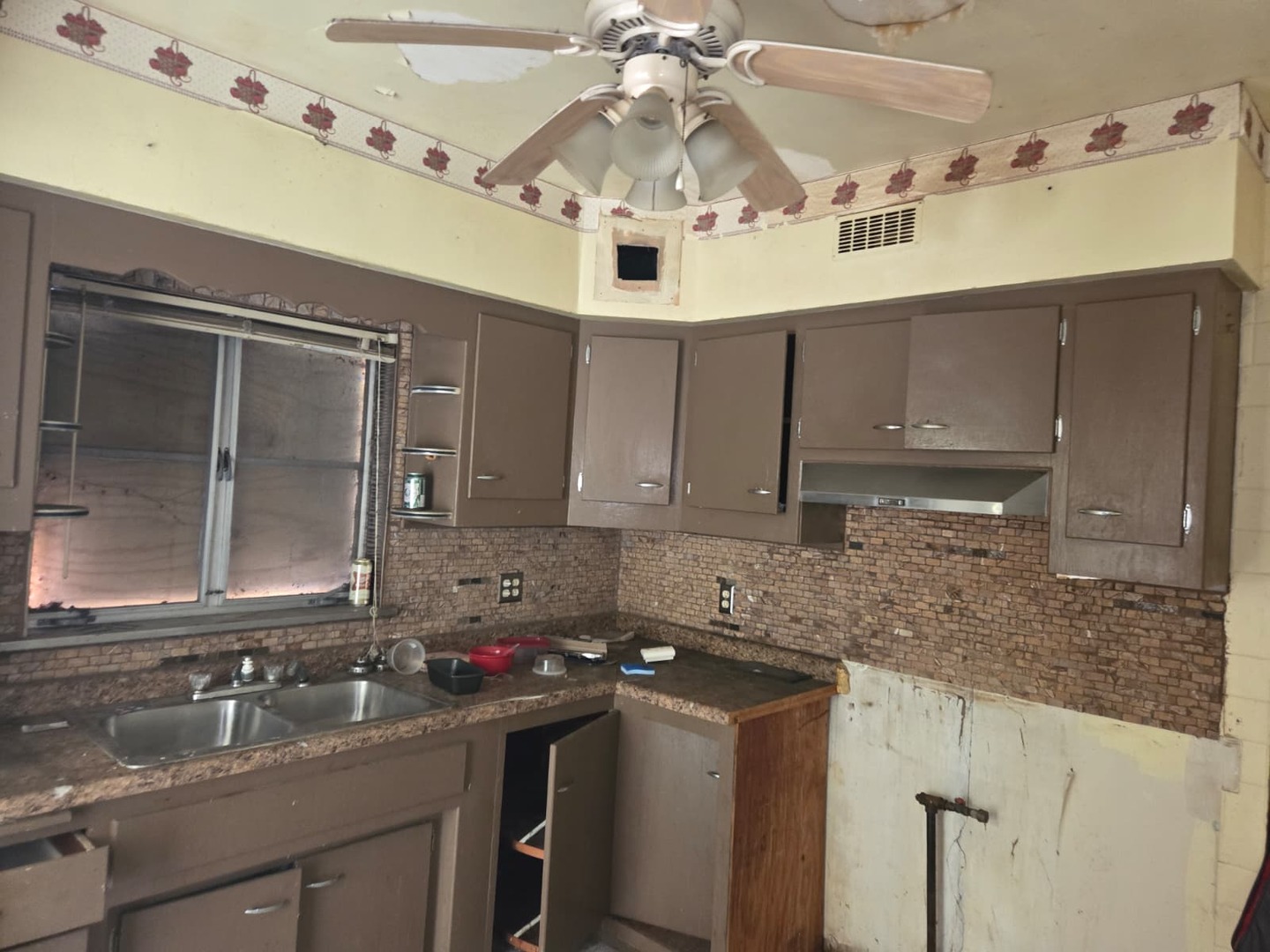 1038 W 104th Street