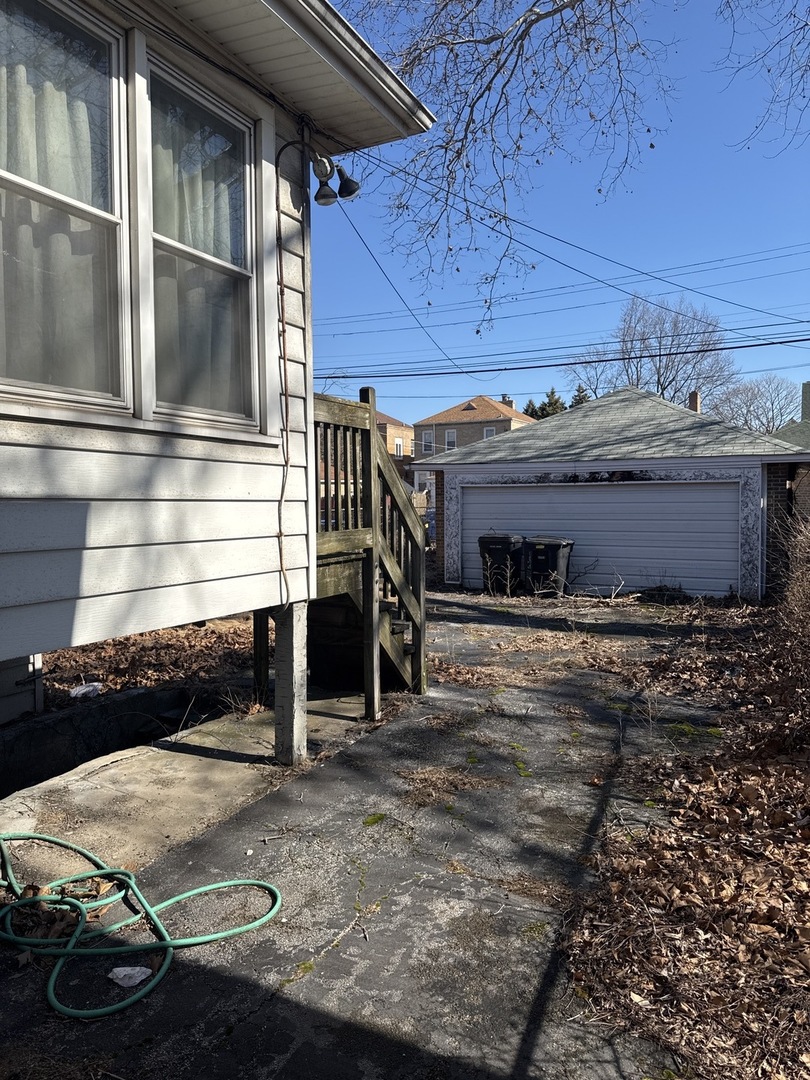 8121 S Jeffery Boulevard