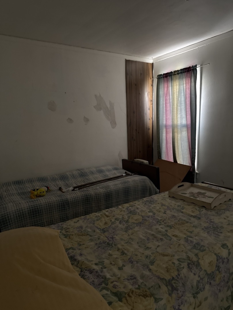 8121 S Jeffery Boulevard