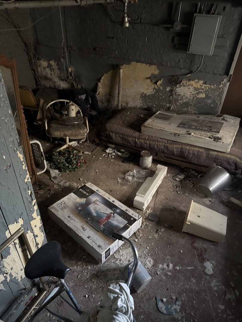 8121 S Jeffery Boulevard