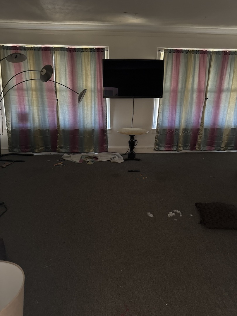 8121 S Jeffery Boulevard