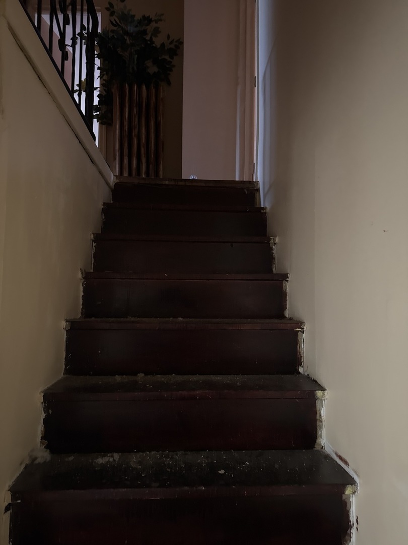 8121 S Jeffery Boulevard