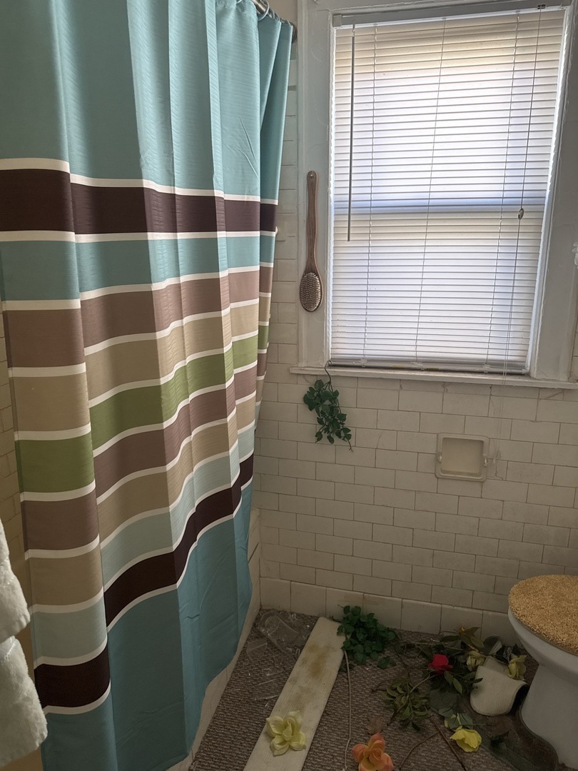 8121 S Jeffery Boulevard