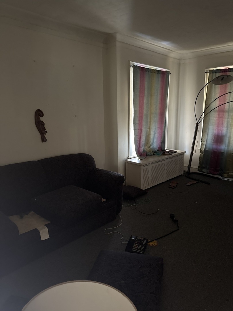 8121 S Jeffery Boulevard