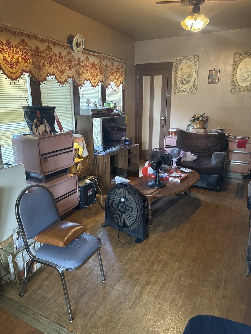 5425 W Kamerling Avenue