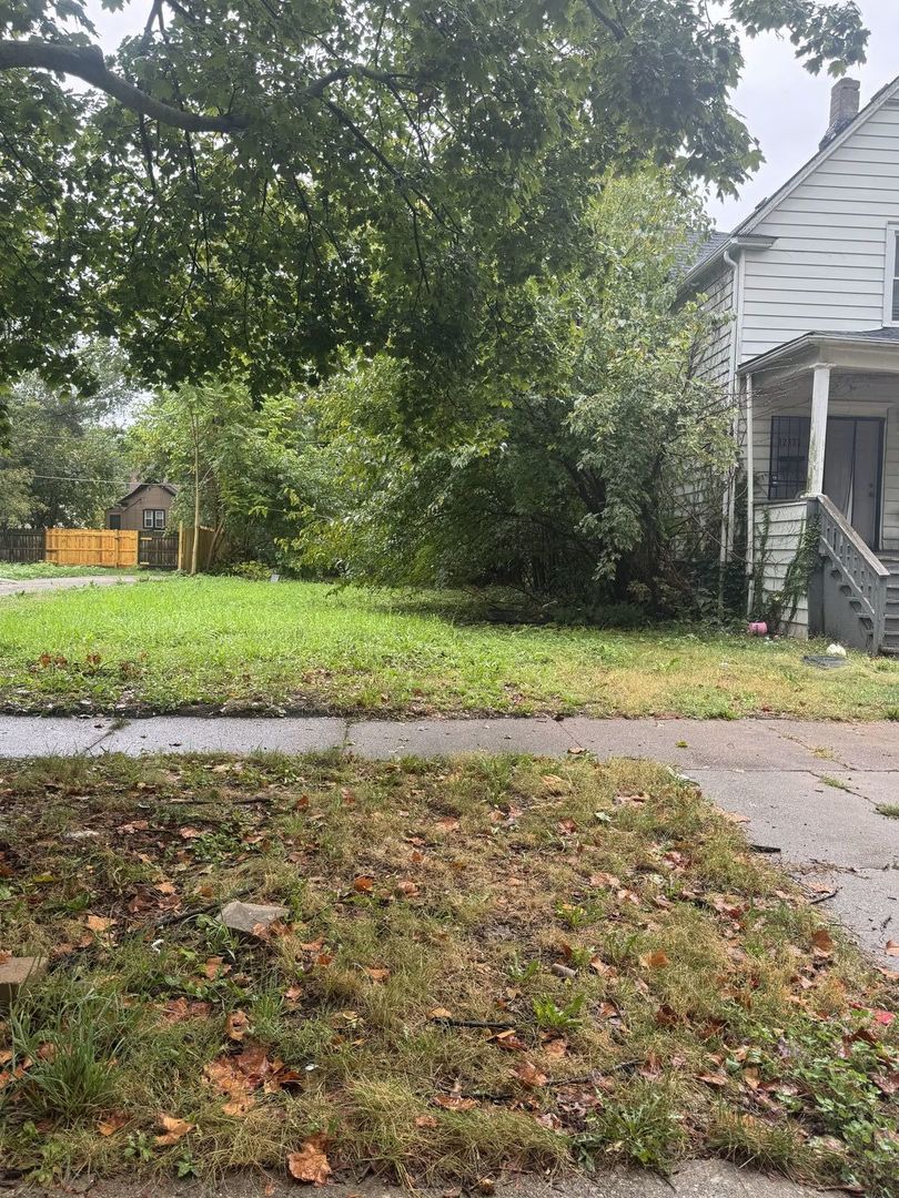 12129 S Parnell Avenue