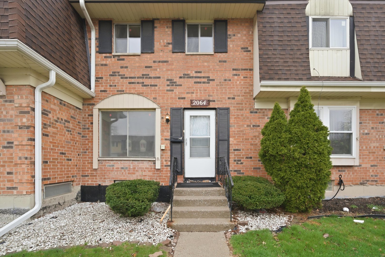 2064 LIONCREST Drive Unit: 2064