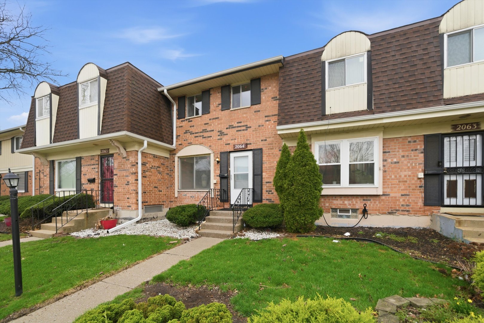 2064 LIONCREST Drive Unit: 2064