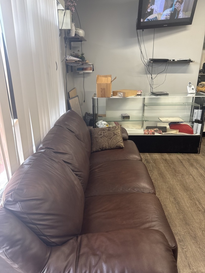 1135 E Sibley Boulevard