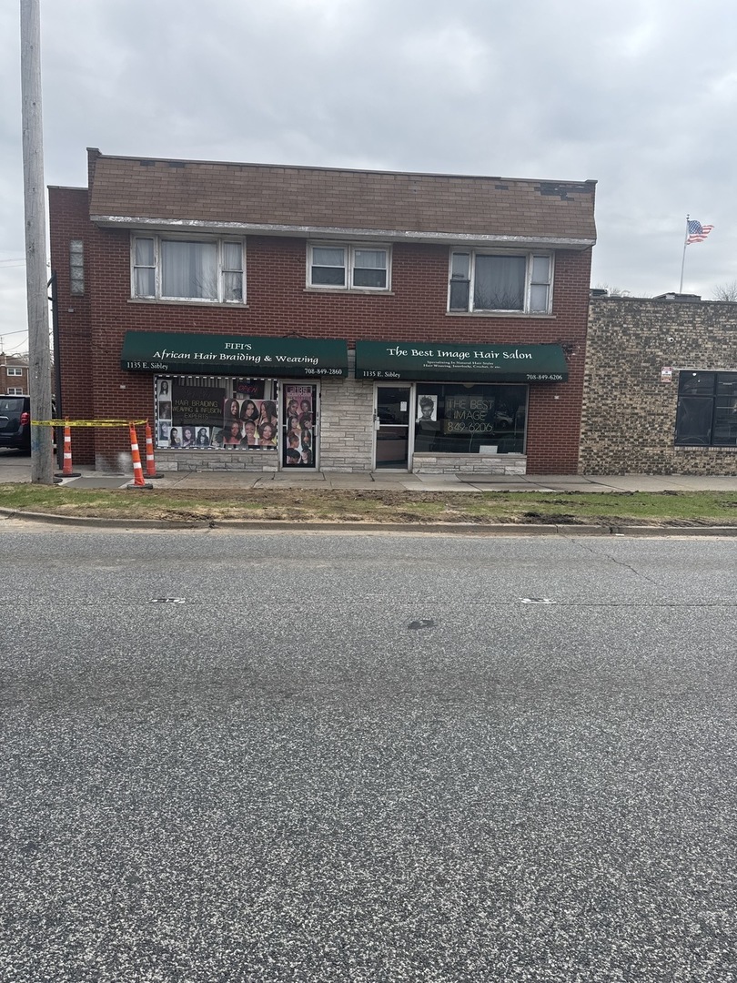 1135 E Sibley Boulevard