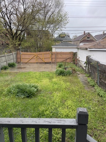 7535 S Vernon Avenue