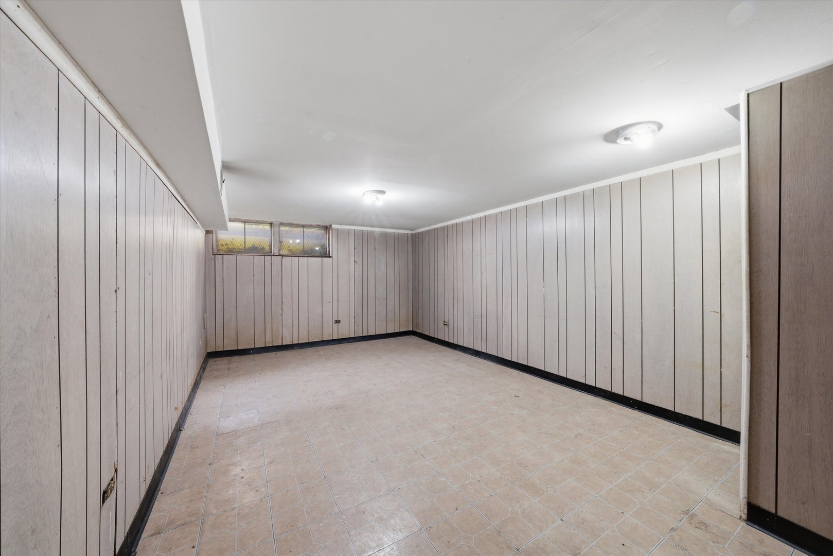 1140 E 81st Street Unit: F