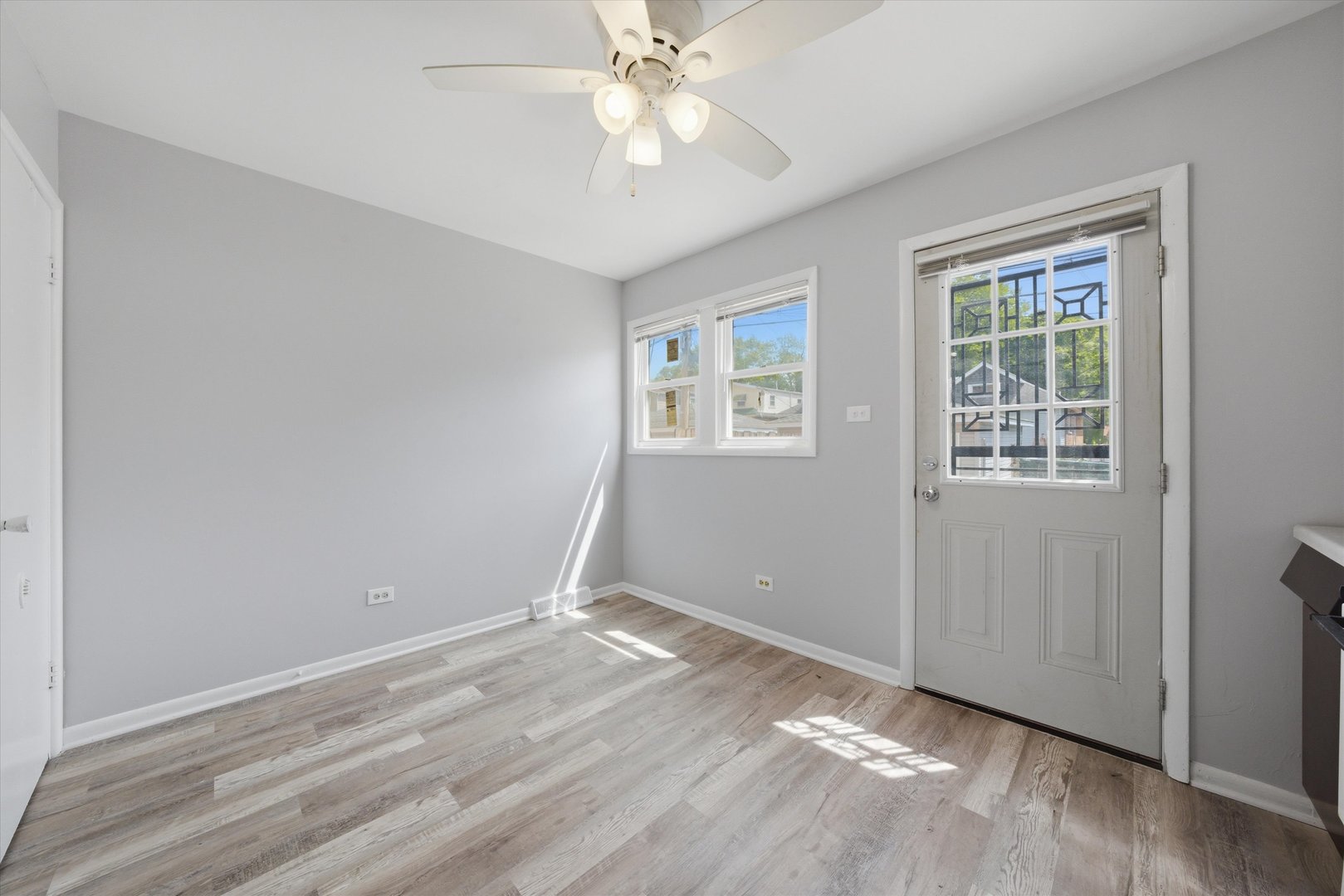 1140 E 81st Street Unit: F