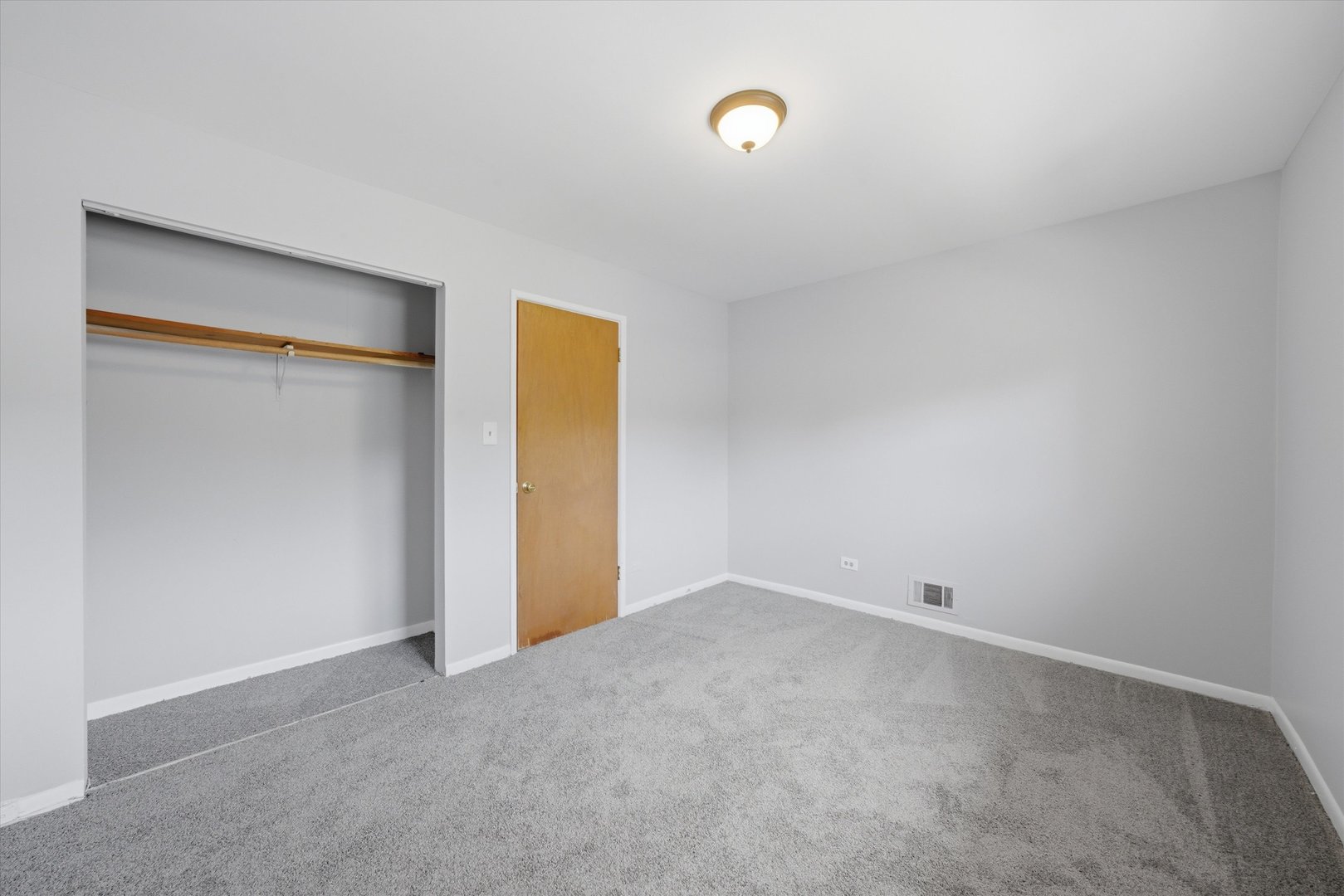 1140 E 81st Street Unit: F