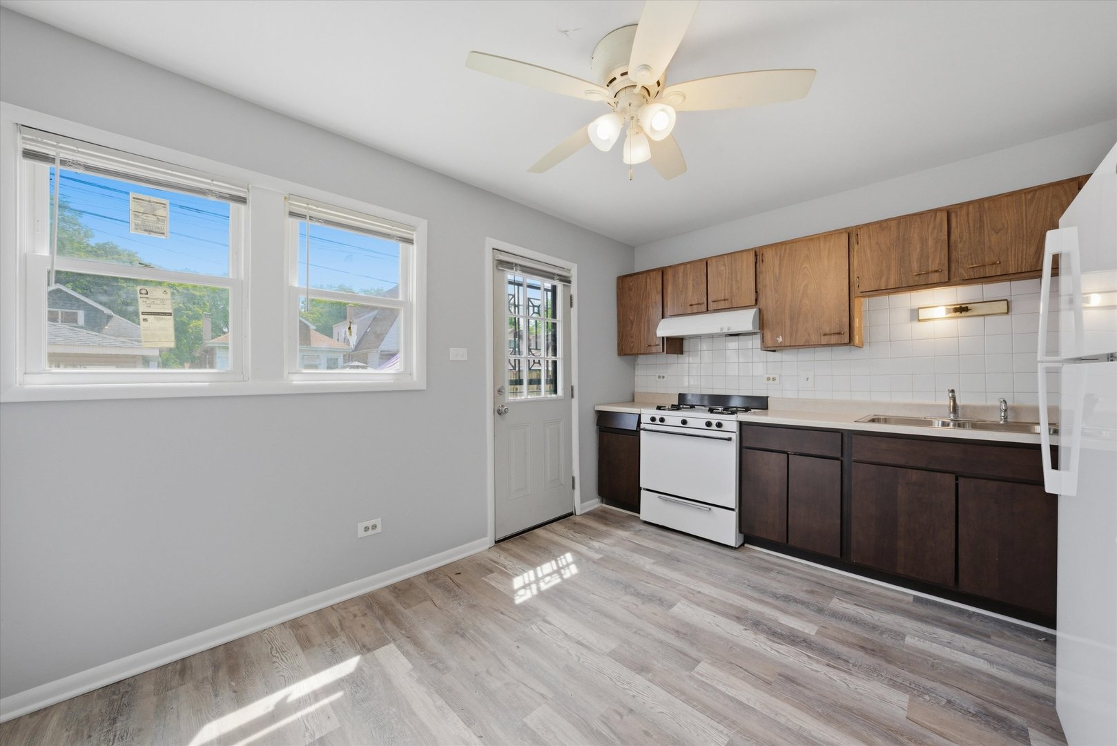 1140 E 81st Street Unit: F