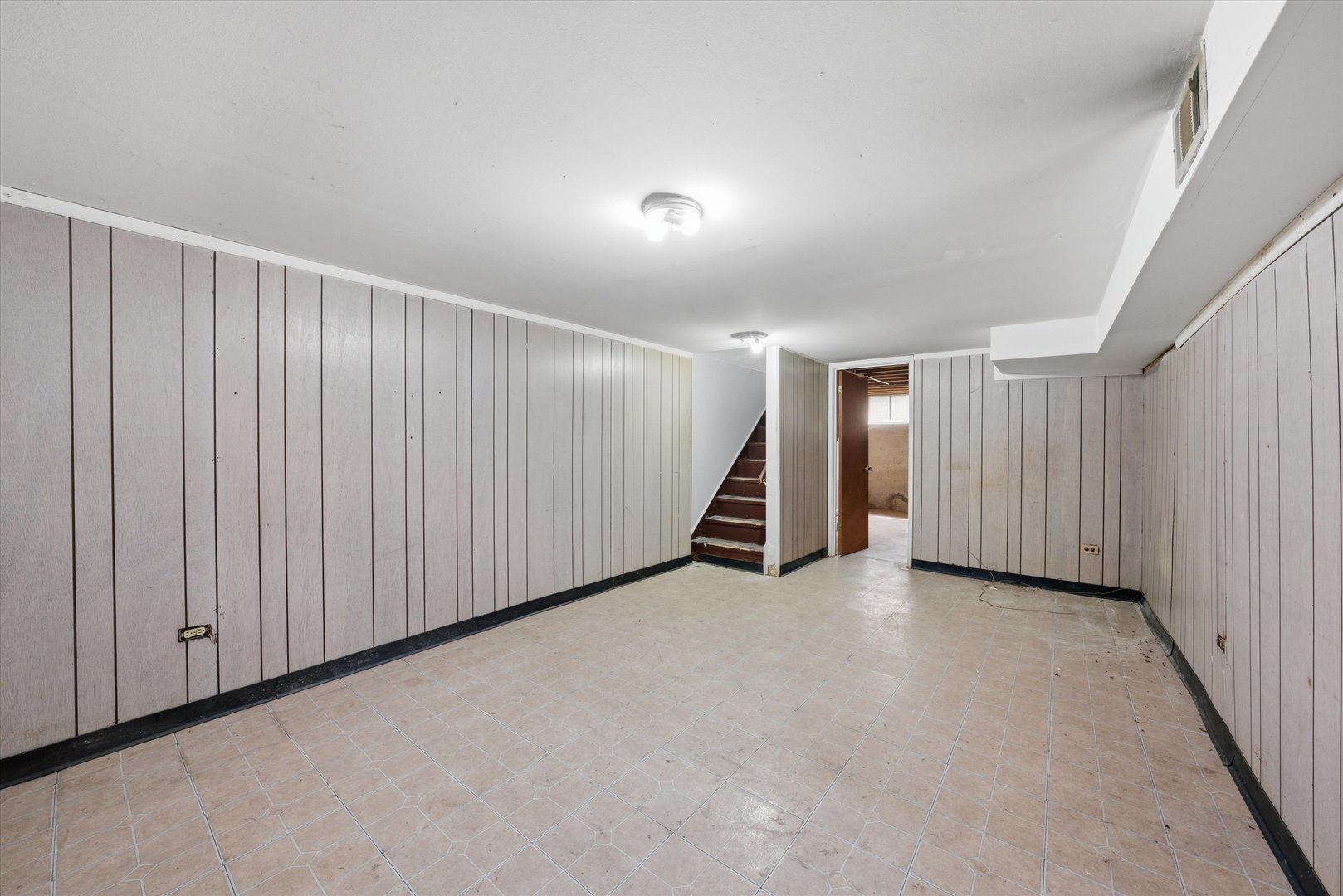 1140 E 81st Street Unit: F
