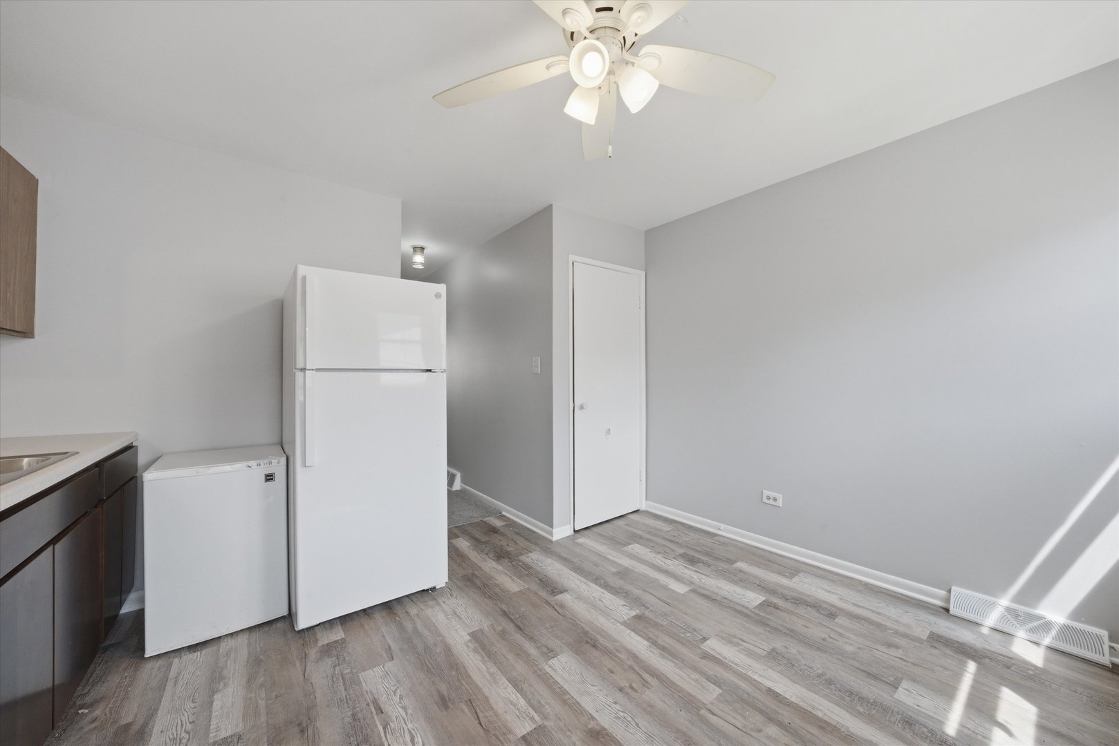 1140 E 81st Street Unit: F