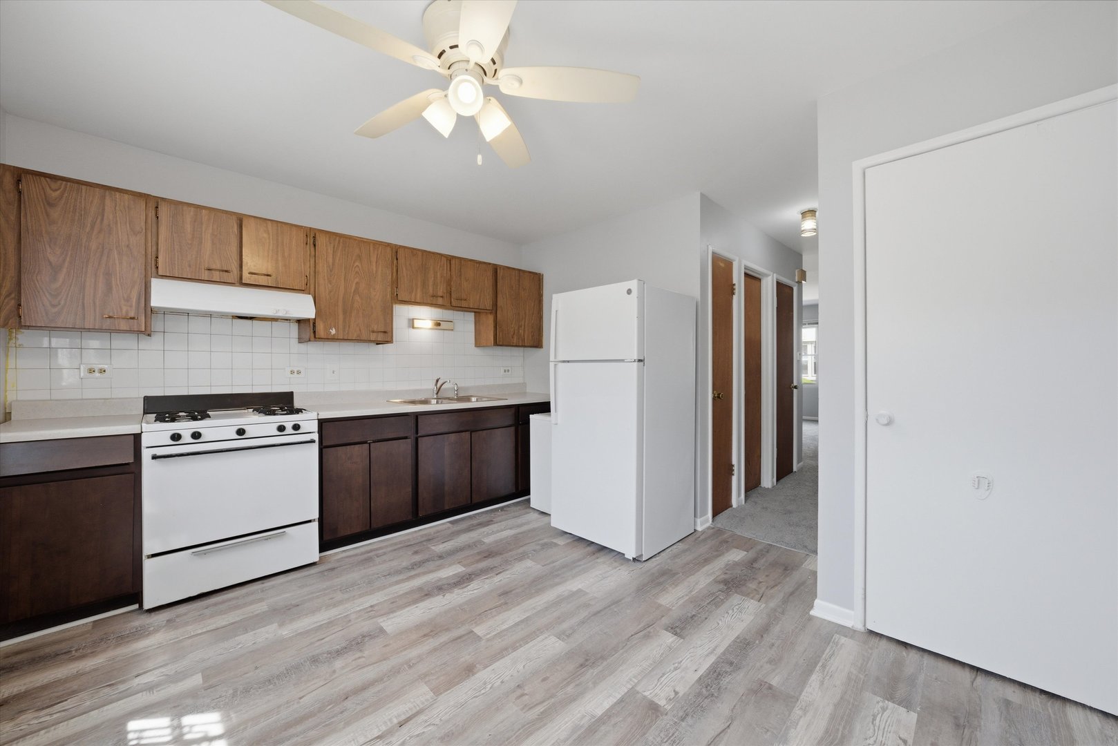 1140 E 81st Street Unit: F