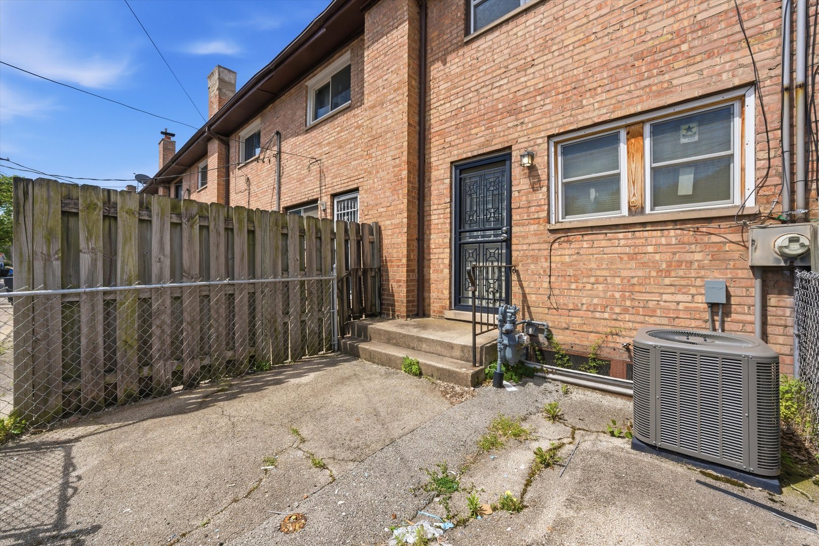 1140 E 81st Street Unit: F