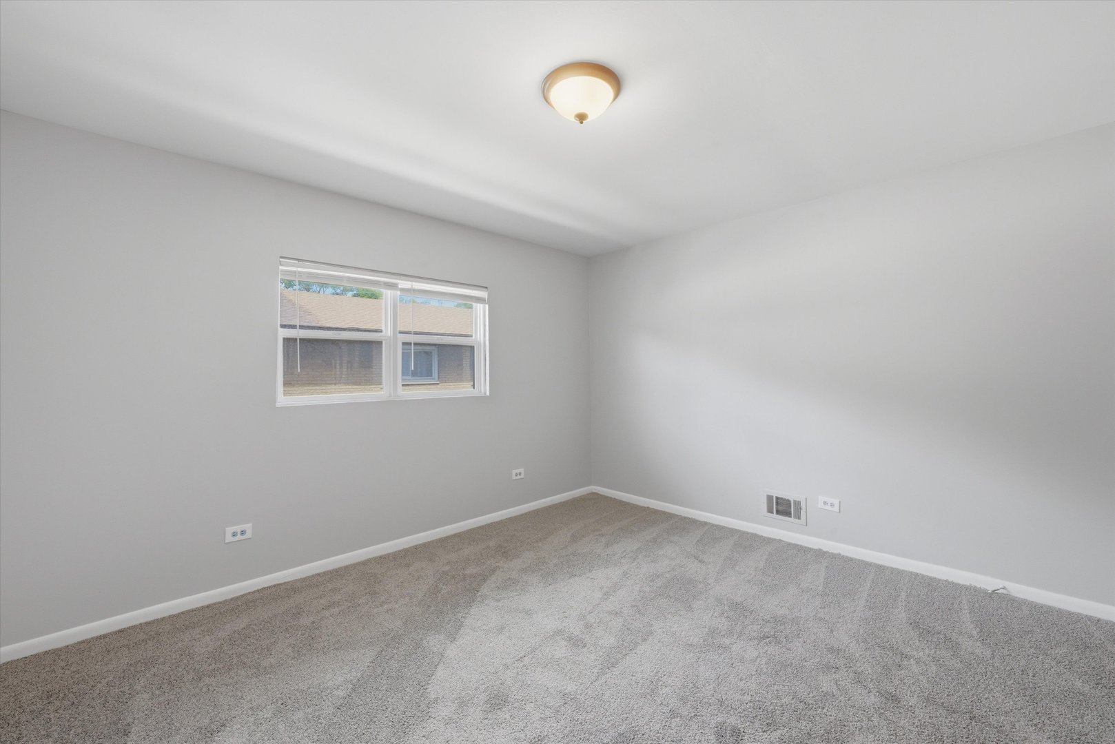 1140 E 81st Street Unit: F