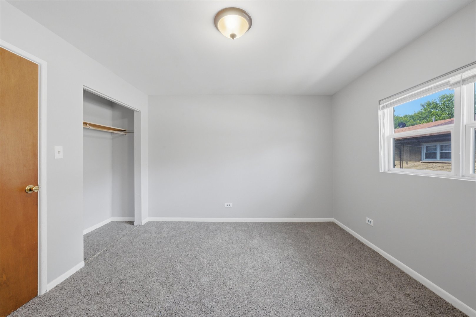 1140 E 81st Street Unit: F