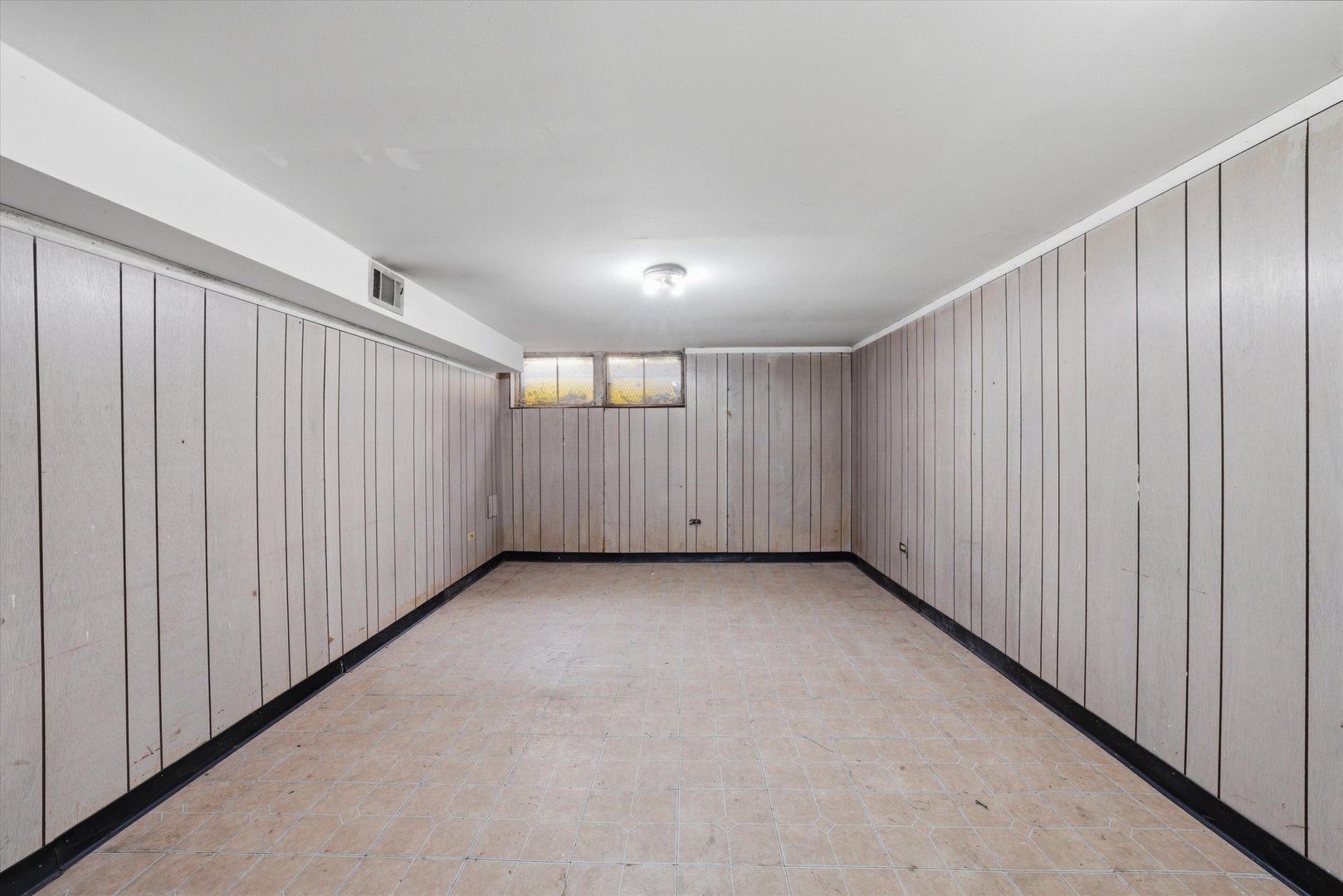 1140 E 81st Street Unit: F