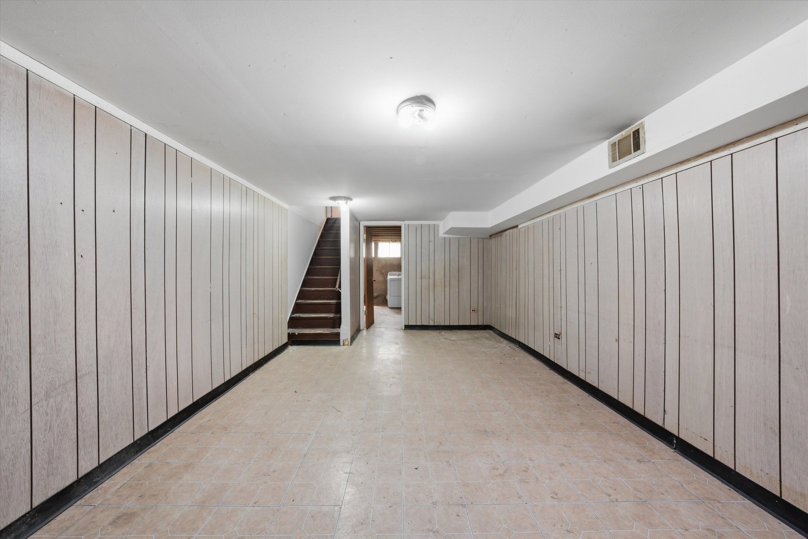 1140 E 81st Street Unit: F