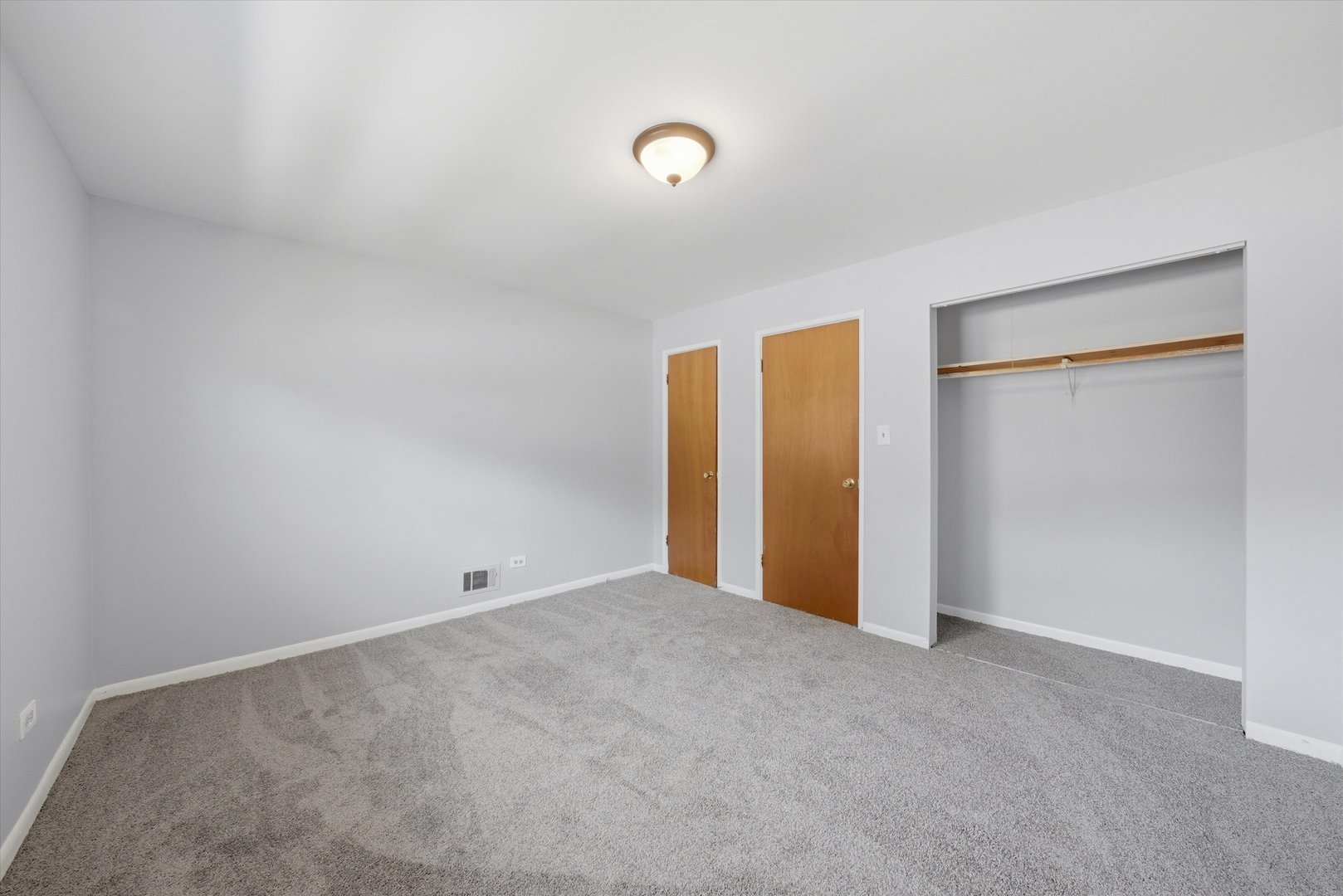 1140 E 81st Street Unit: F